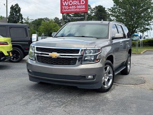 Used 2018 Chevrolet Tahoe LT w/ Luxury Package RWD image 3