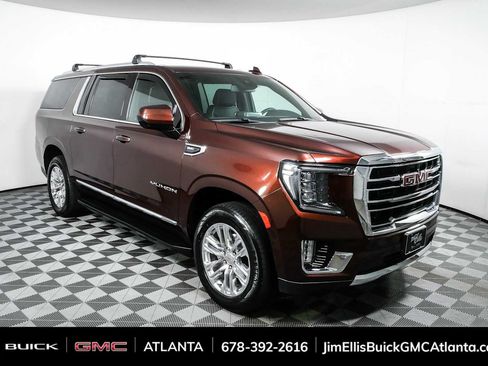 Used 2023 GMC Yukon XL SLT AWD/4WD image 2