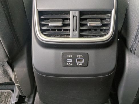 Used 2025 Subaru Outback Premium image 23