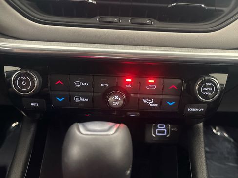 Used 2024 Jeep Compass Limited image 28