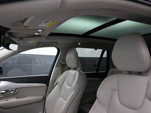 Used 2018 Volvo XC90 T6 Momentum w/ Convenience Package image 36