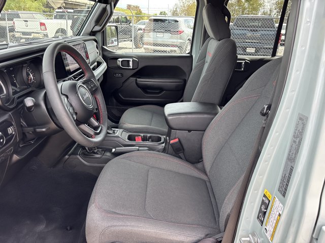 Used 2024 Jeep Wrangler Unlimited Rubicon w/ Technology Group AWD/4WD image 16