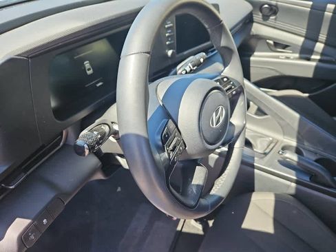 Used 2025 Hyundai Elantra Sport FWD image 2