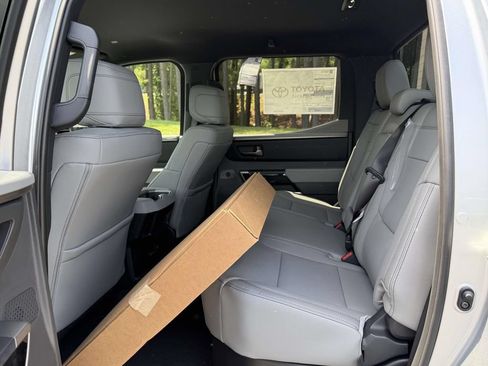 Used 2026 Toyota Tundra Limited AWD/4WD image 14