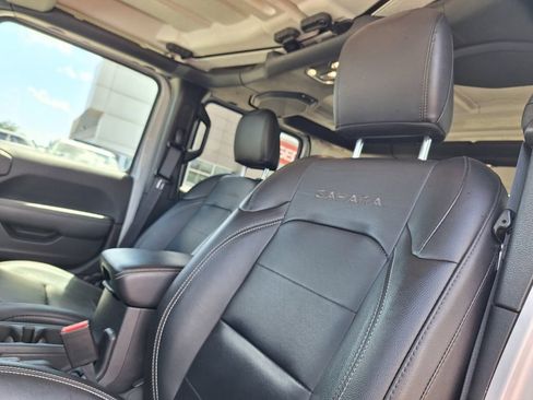 Used 2023 Jeep Wrangler Unlimited Sahara AWD/4WD image 11