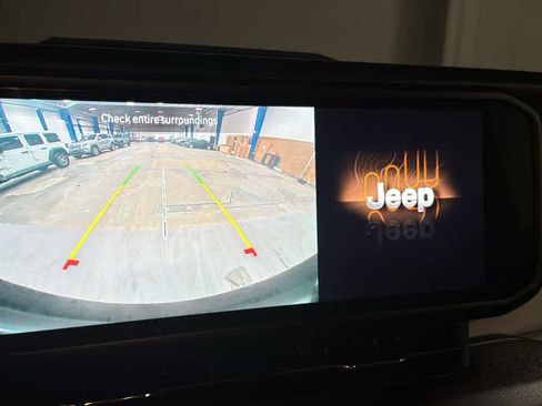 Used 2024 Jeep Wrangler Unlimited Sport AWD/4WD image 16