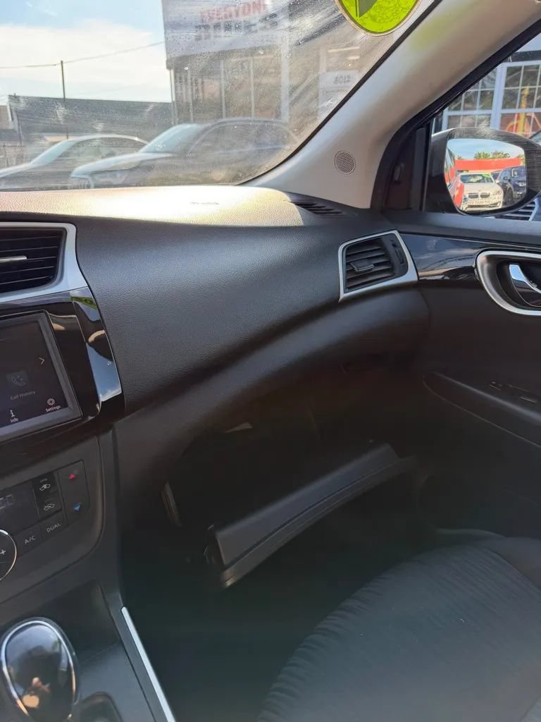 Used 2019 Nissan Sentra SV w/ Special Edition Package FWD image 16
