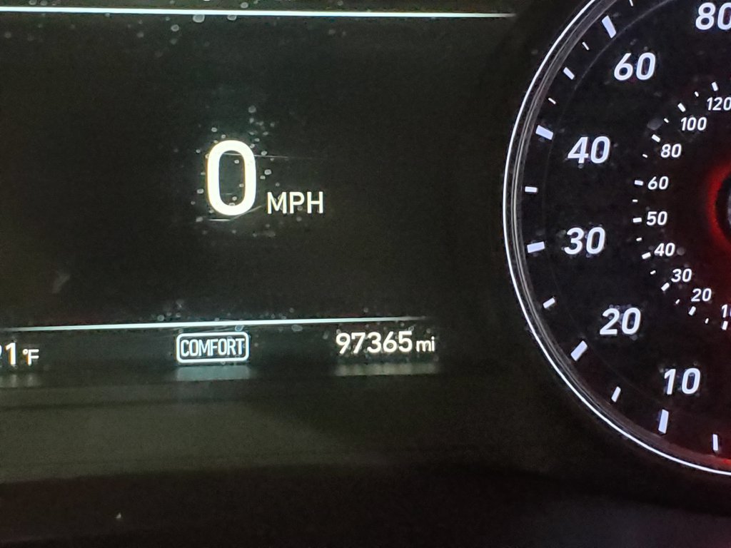Used 2020 Genesis G70 2.0T AWD/4WD image 30