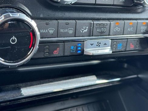 Used 2023 Ford F150 Lariat w/ Equipment Group 502A High AWD/4WD image 20
