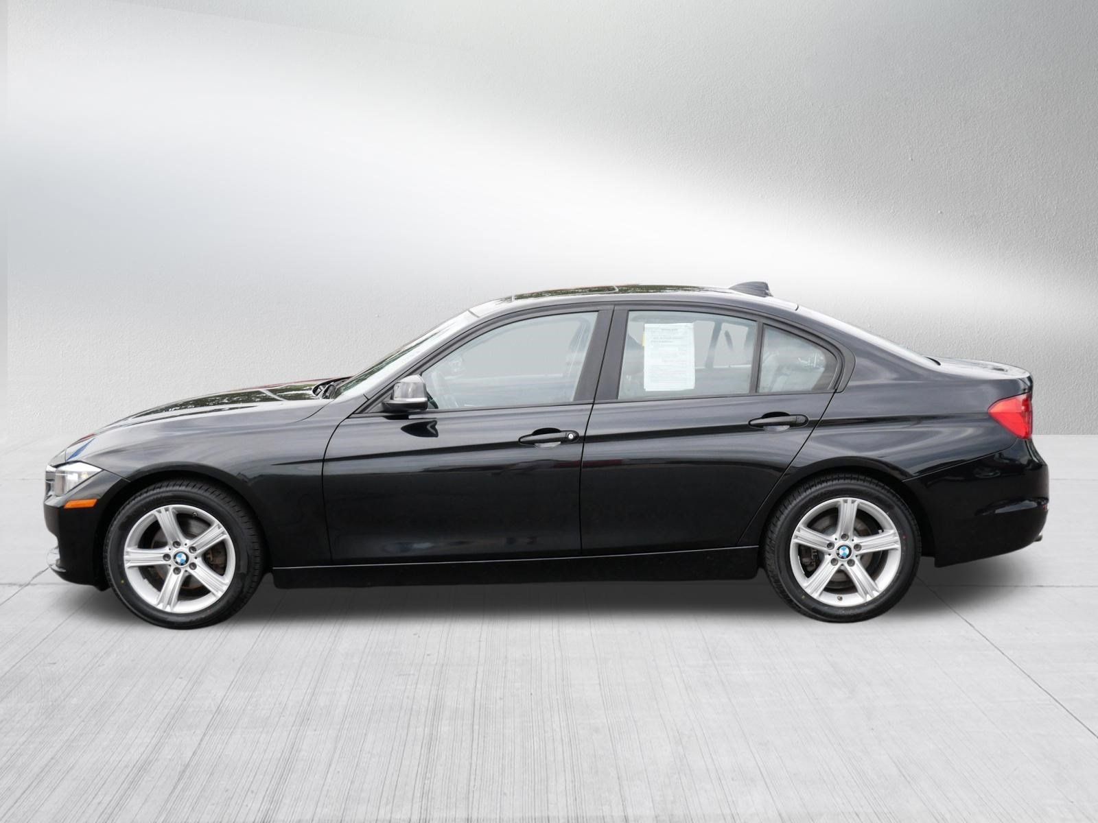 Used 2015 BMW 328i xDrive Sedan AWD/4WD image 4