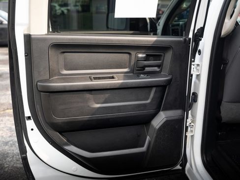 Used 2017 RAM 1500 Express AWD/4WD image 10