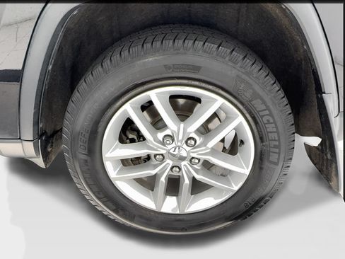 Used 2018 Jeep Grand Cherokee Laredo AWD/4WD image 11