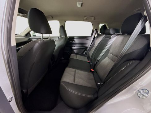 Used 2025 Nissan Rogue SV image 25