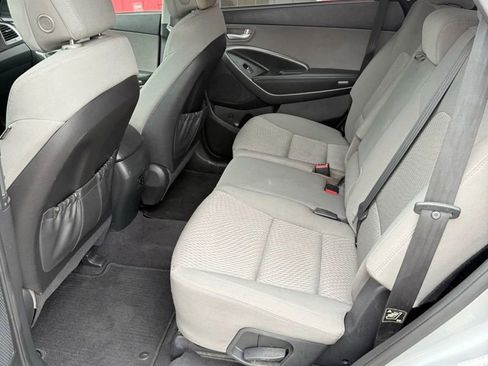 Used 2016 Hyundai Santa Fe SE image 7