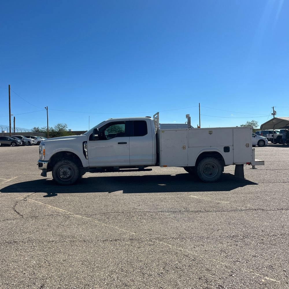 Used 2023 Ford F350 XL w/ XL Chrome Package AWD/4WD image 2