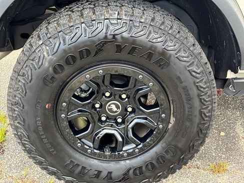 Used 2025 Ford Bronco Badlands AWD/4WD image 16