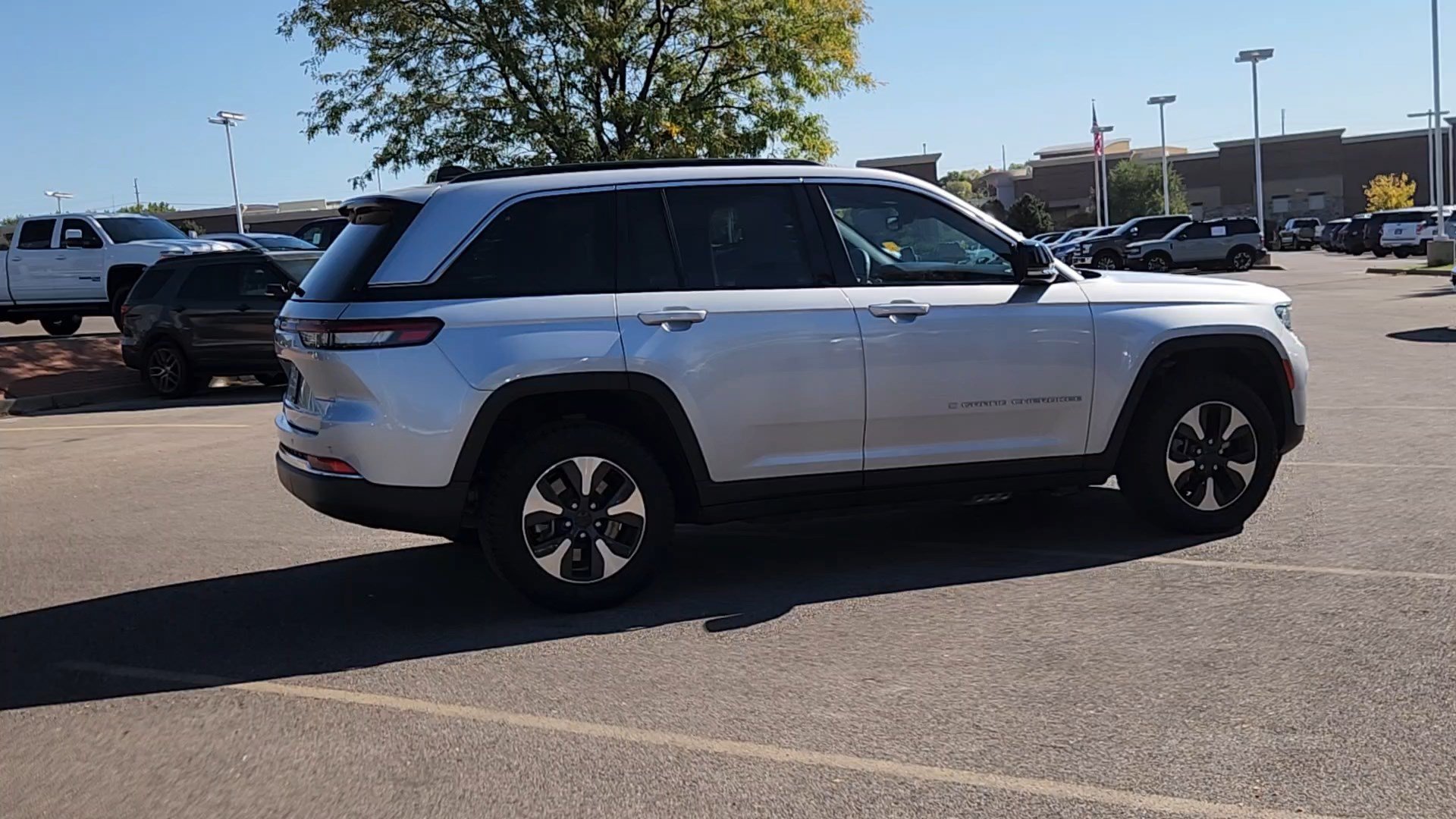 Used 2024 Jeep Grand Cherokee Limited 4xe AWD/4WD image 12