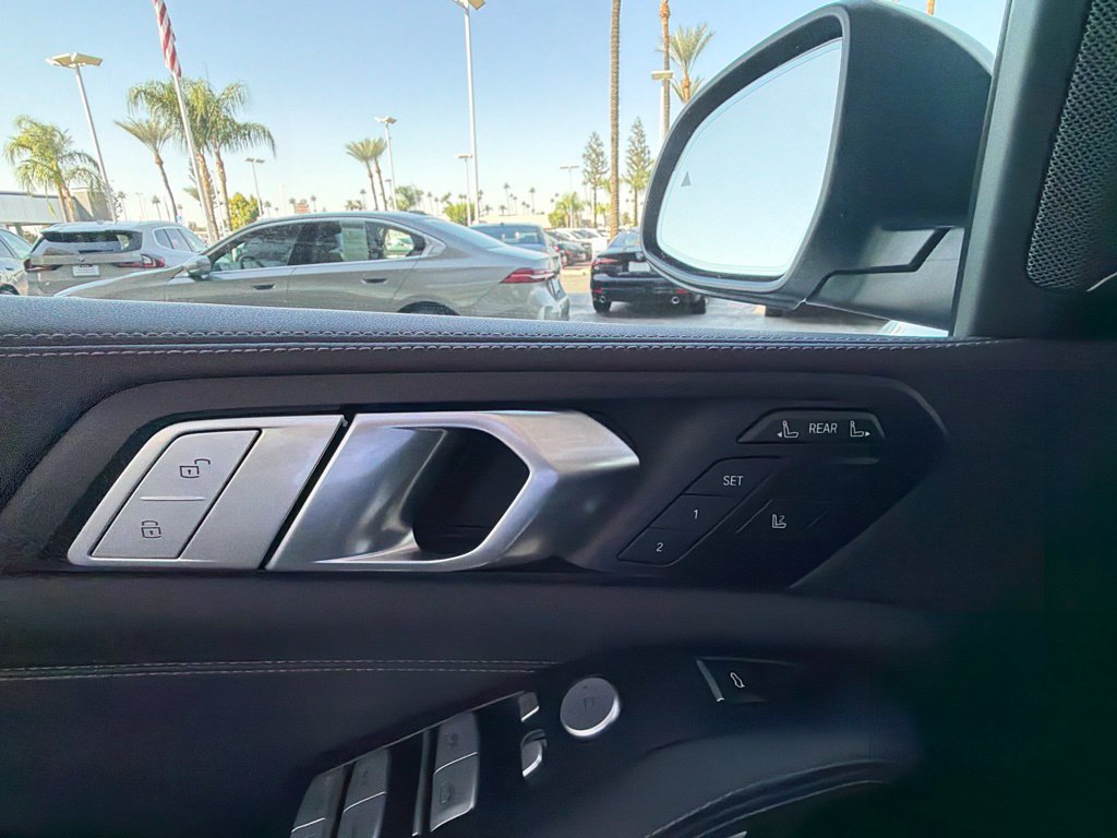 Used 2026 BMW X7 xDrive40i AWD/4WD image 7