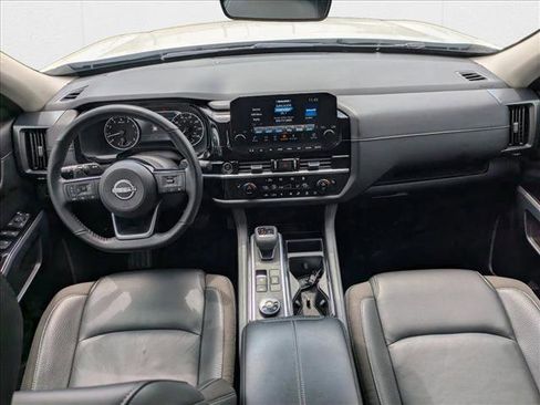 Used 2023 Nissan Pathfinder SL w/ Lighting Package (N92) image 19