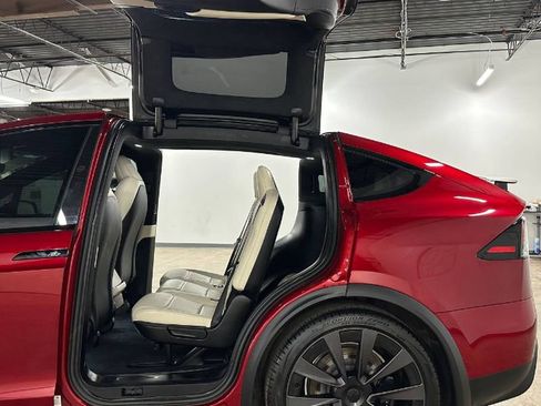 Used 2025 Tesla Model X AWD/4WD image 10