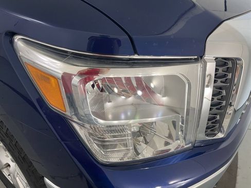 Used 2017 Nissan Titan SV AWD/4WD image 26