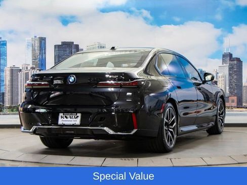 Used 2025 BMW 750e xDrive w/ Premium Package AWD/4WD image 8