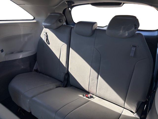 Certified 2022 Toyota Sienna XLE FWD image 21