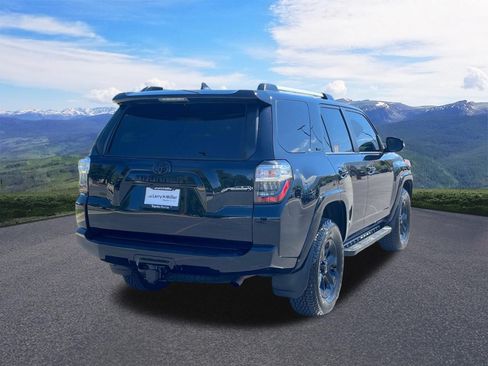 Certified 2022 Toyota 4Runner SR5 Premium w/ Moonroof Package AWD/4WD image 5