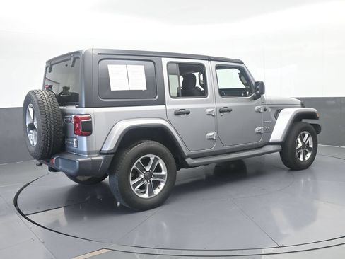 Used 2019 Jeep Wrangler Unlimited Sahara AWD/4WD image 6