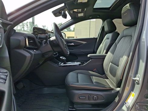 Used 2025 Buick Envista Avenir FWD image 16