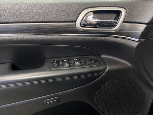 Used 2019 Jeep Grand Cherokee Limited w/ Luxury Group II image 12