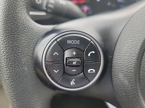 Used 2022 Kia Soul LX image 19