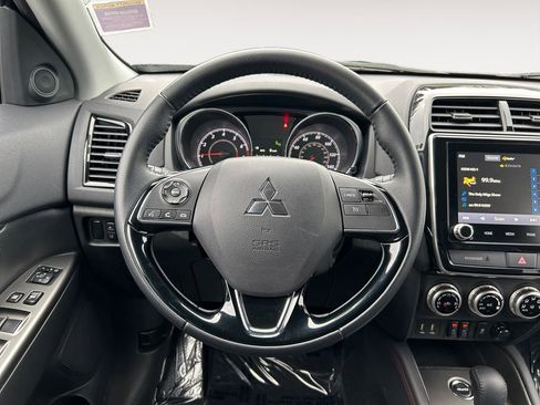 Used 2025 Mitsubishi Outlander Sport SE AWD/4WD image 13