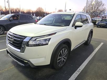 Used 2022 Nissan Pathfinder Platinum w/ Lighting Package (N93)