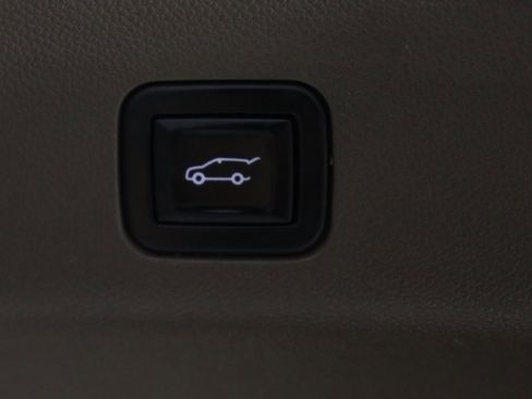 Used 2021 GMC Yukon Denali w/ Denali Premium Package image 15