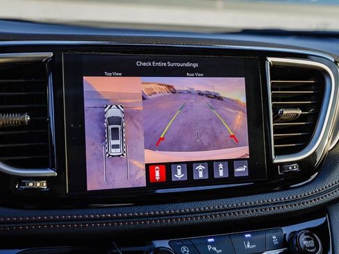 New 2026 Chrysler Pacifica Pinnacle image 26