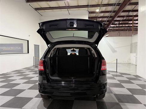 Used 2019 Dodge Journey SE image 25