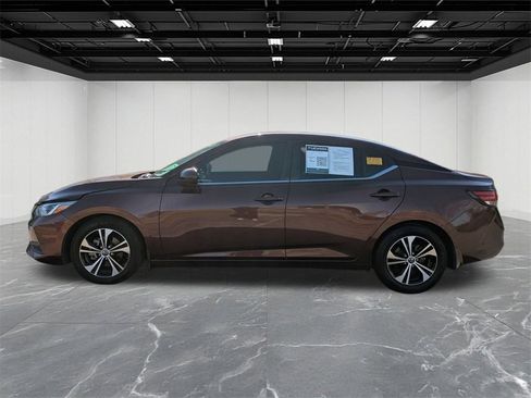Used 2021 Nissan Sentra SV image 2