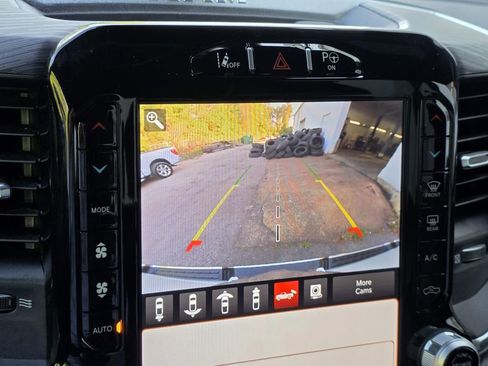 Used 2023 RAM 1500 Laramie AWD/4WD image 19