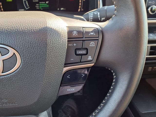 Used 2025 Toyota Camry SE FWD image 36