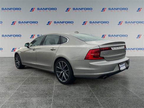 Used 2018 Volvo S90 T5 Momentum w/ Convenience Package image 3