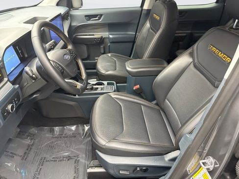 Used 2025 Ford Maverick Tremor image 11