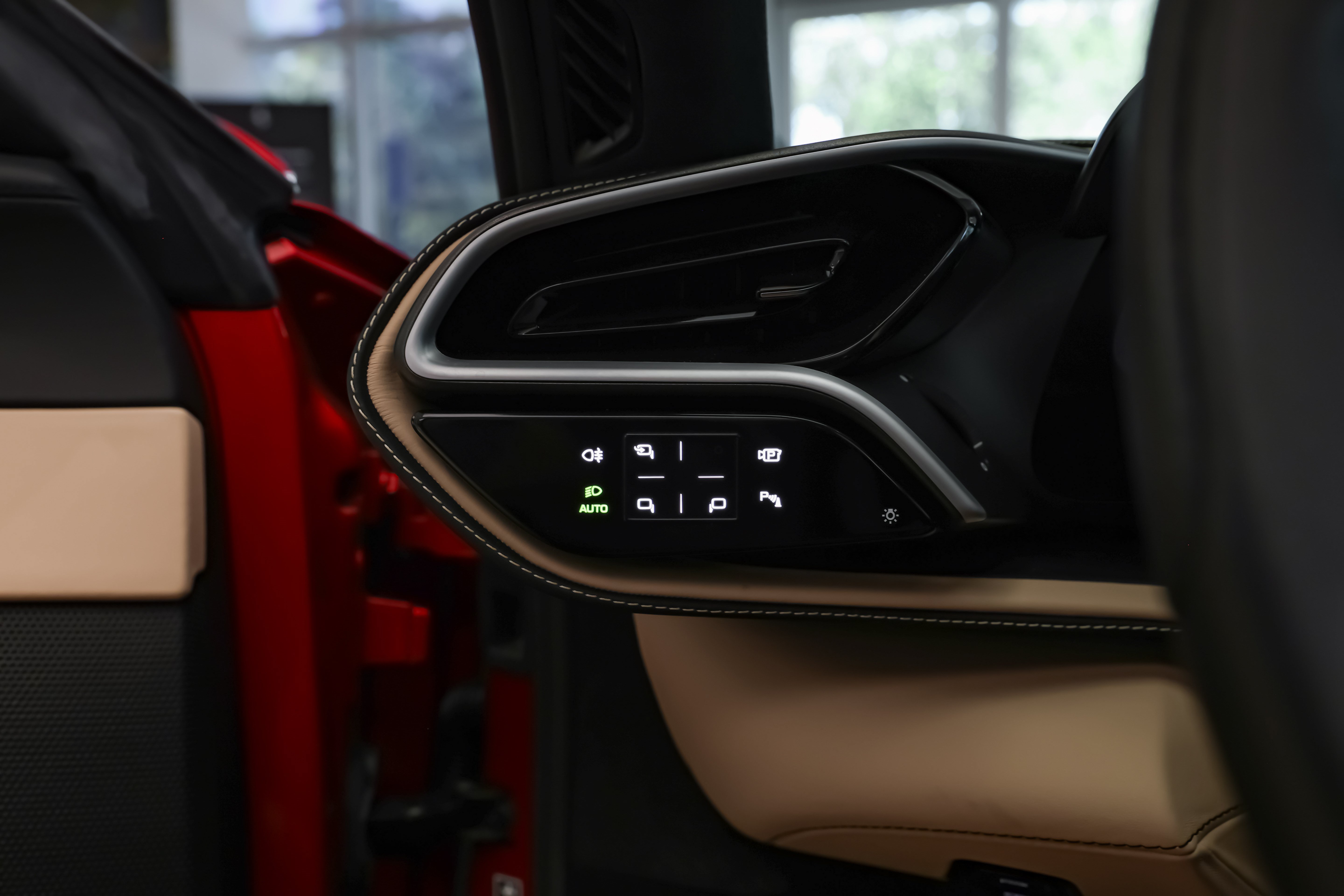Used 2024 Ferrari 296 GTS RWD image 34