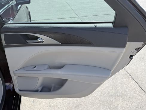 Used 2017 Lincoln MKZ Reserve FWD image 27