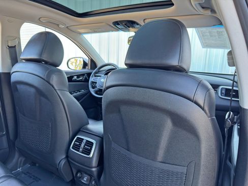 Used 2019 Kia Sorento SX w/ SX Touring Package image 40
