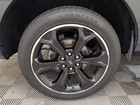 Used 2023 Ford Expedition Limited image 22