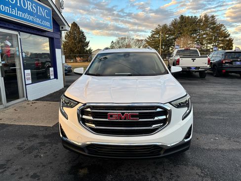 Used 2020 GMC Terrain SLT w/ Preferred Package image 3