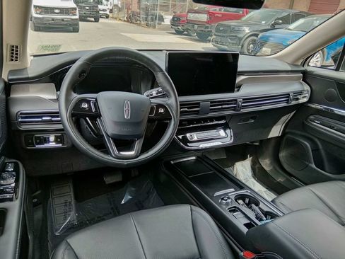Certified 2025 Lincoln Corsair Reserve w/ Jet Appearance Package AWD/4WD image 15