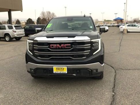 Used 2025 GMC Sierra 1500 SLT image 3