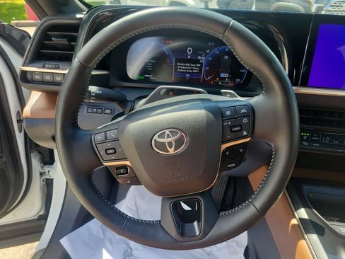 Used 2025 Toyota Crown Signia w/ Advanced Technology Package AWD/4WD image 19